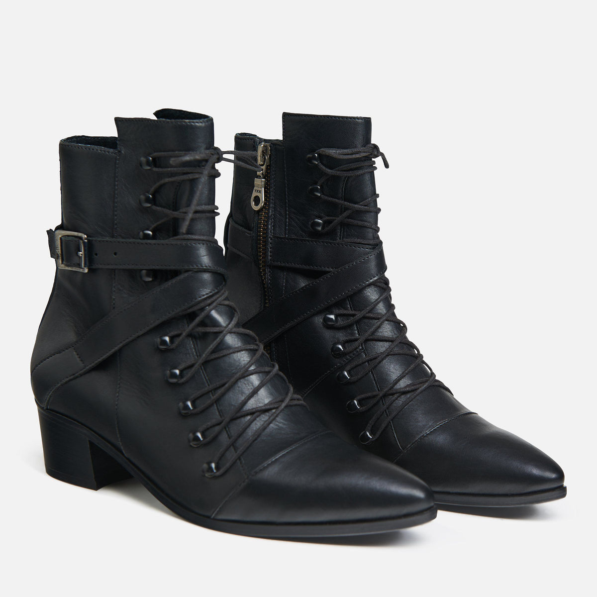 Nikkie dua buckle online boots